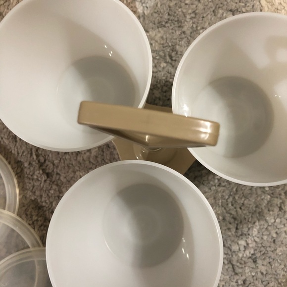 Tupperware Condiment Caddy with 3 Bowls & lids. Great Condition - Picture 6 of 6